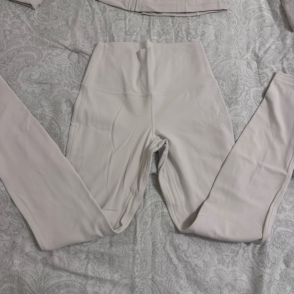 lululemon athletica align leggings size 6 in color bone